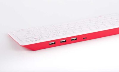 Achterkant rode Raspberry Pi toetsenbord