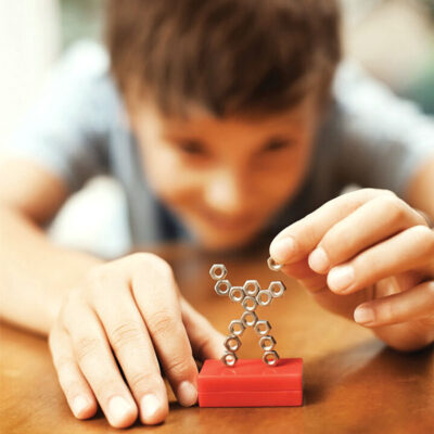 Child with 4M magnetic science kit