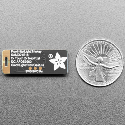 Adafruit Proximity Trinkey - Développement de capteurs USB APDS9960 Board comparaison de taille